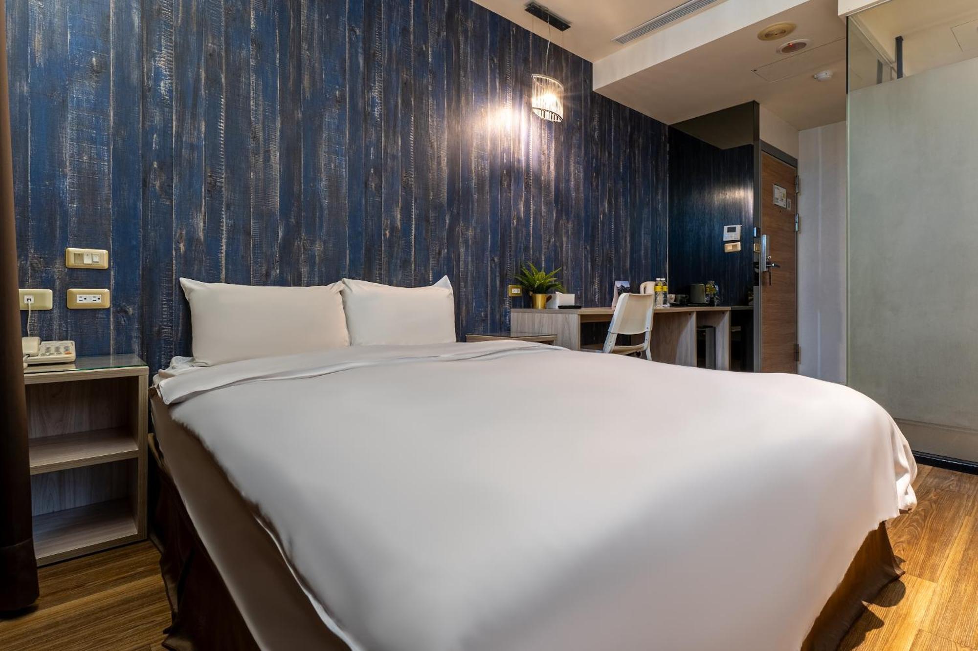 Check Inn Express Taichung Fuxing Hall 2 Exterior foto