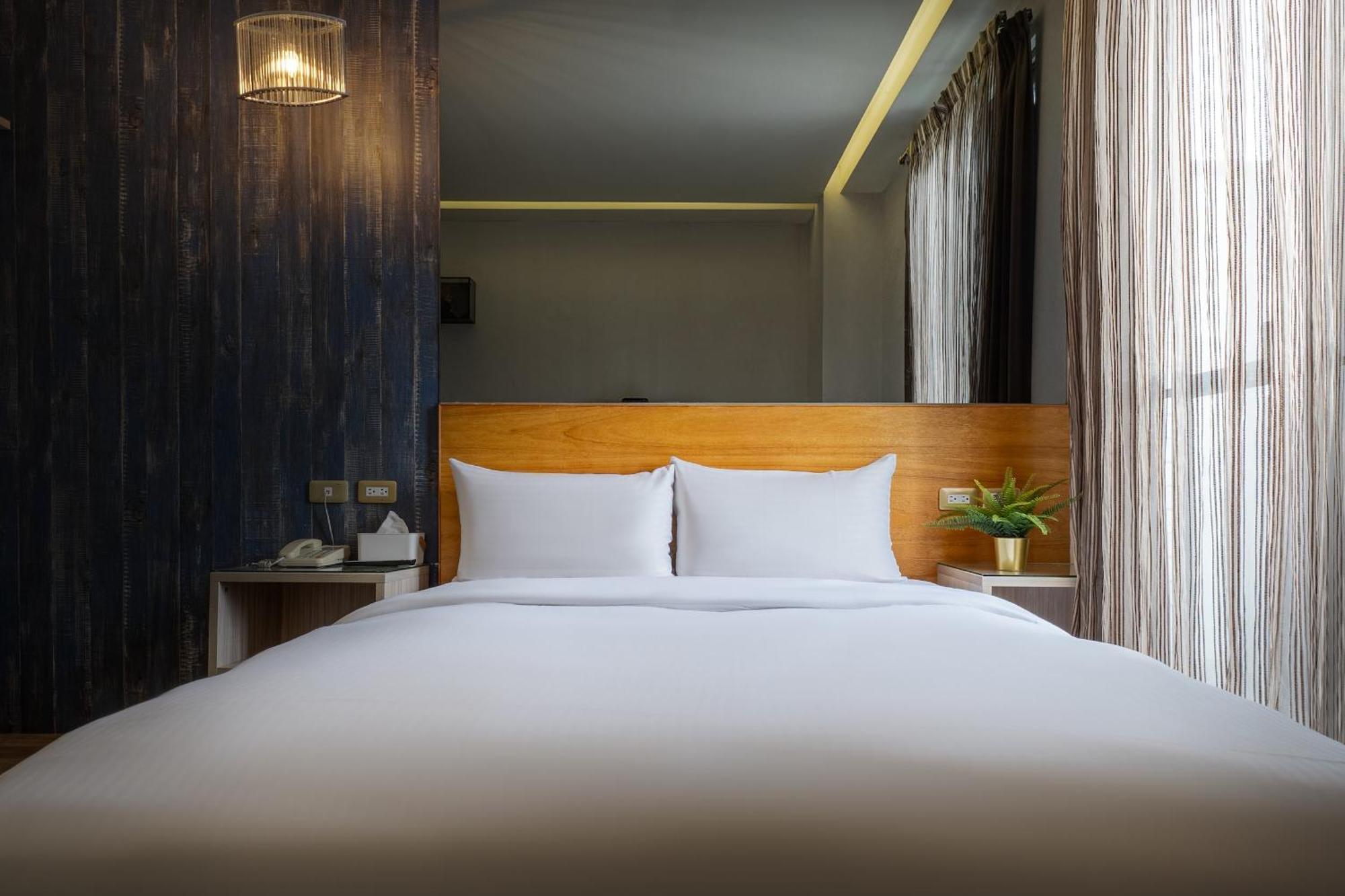 Check Inn Express Taichung Fuxing Hall 2 Exterior foto