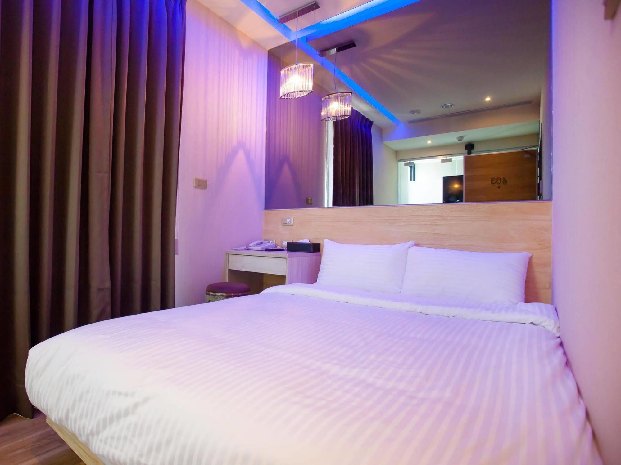 Check Inn Express Taichung Fuxing Hall 2 Exterior foto